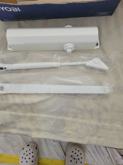 дотягувач накладний RYOBI D-2005V GLOSSI