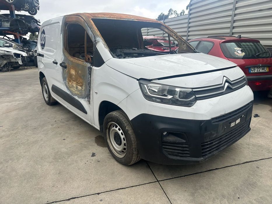 CITROEN BERLINGO 1.5 HDI DE 2023 EM CENTRO DE ABATE (FIM DE VIDA)