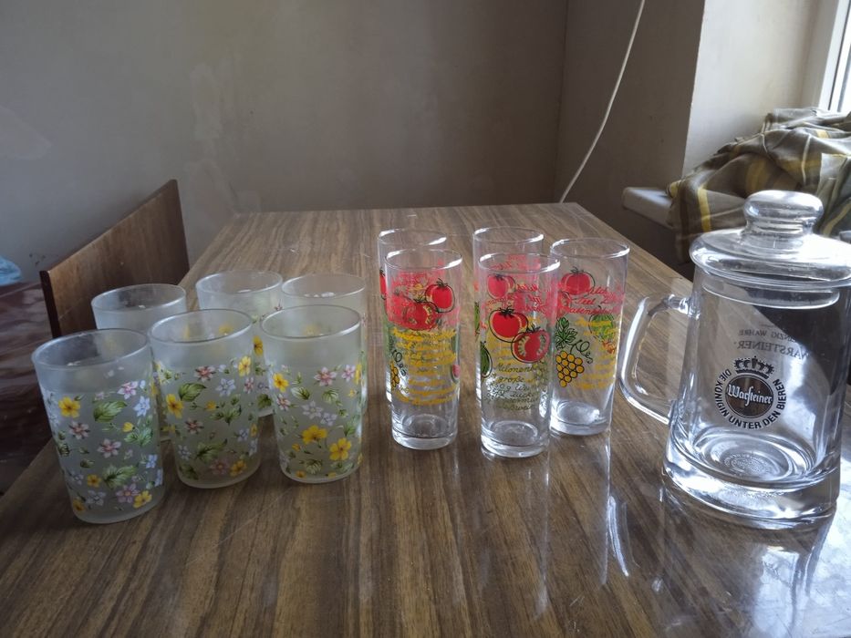 Наборьі стаканов