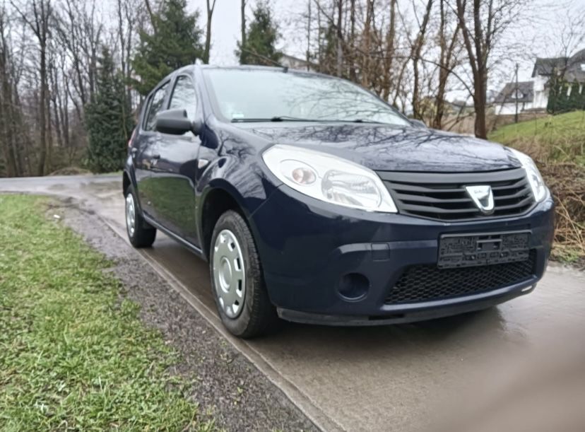 samochod Dacia Sandero