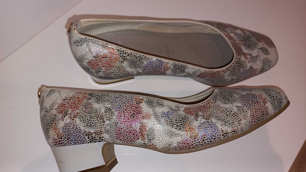 Buty półbuty damskie skóra Ara złote perłowe kwiaty