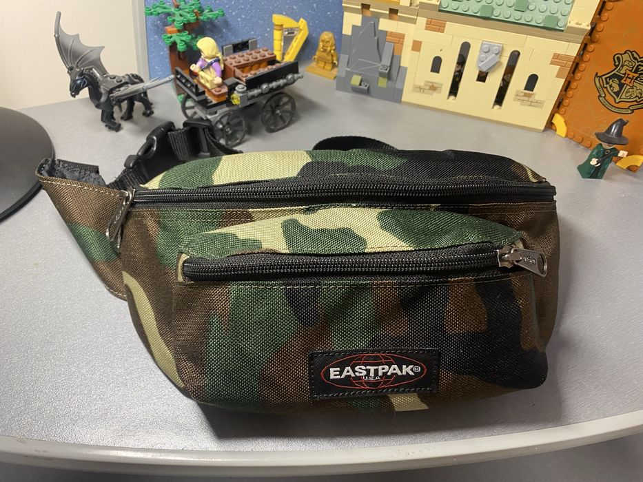 Сумка поясна Eastpak колір камуфляж