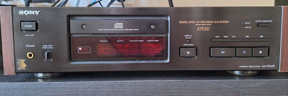 Odtwarzacz CD Sony X7ESD Biały kruk Hi-End