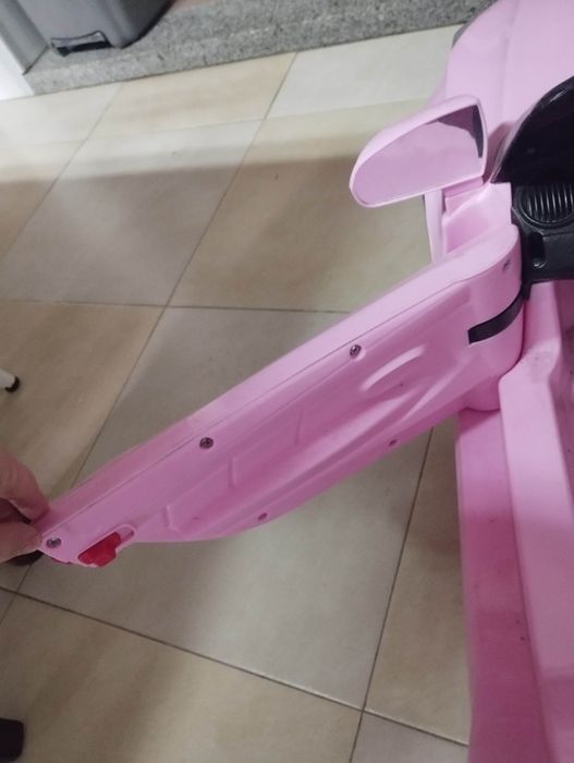 Carro criança a bateria cor de rosa