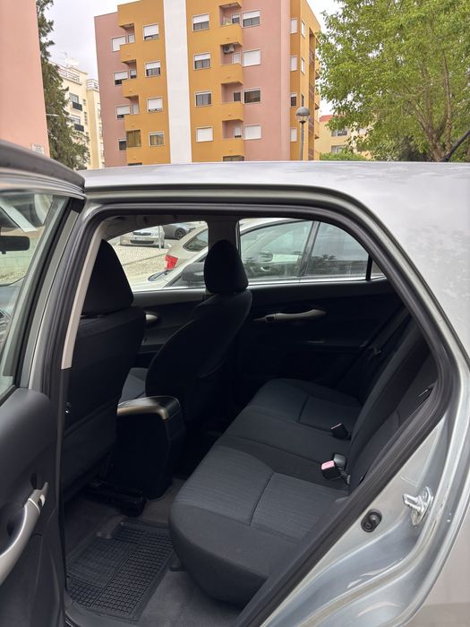 Toyota Auris 1.4 Gasolina