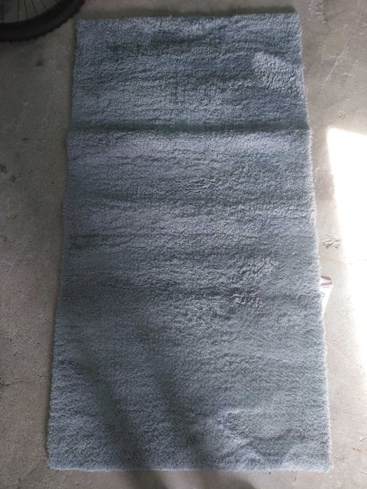 Tapete de pêlo azul