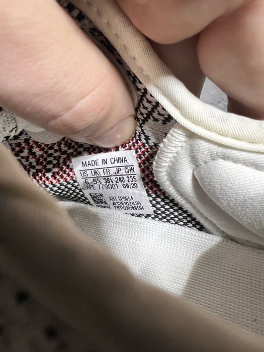 Кроссовки adidas Yeezy boost оригинал размер 38 24,5 см