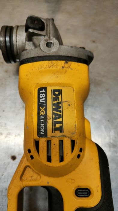 Szlifierka dewalt 18v DCG412