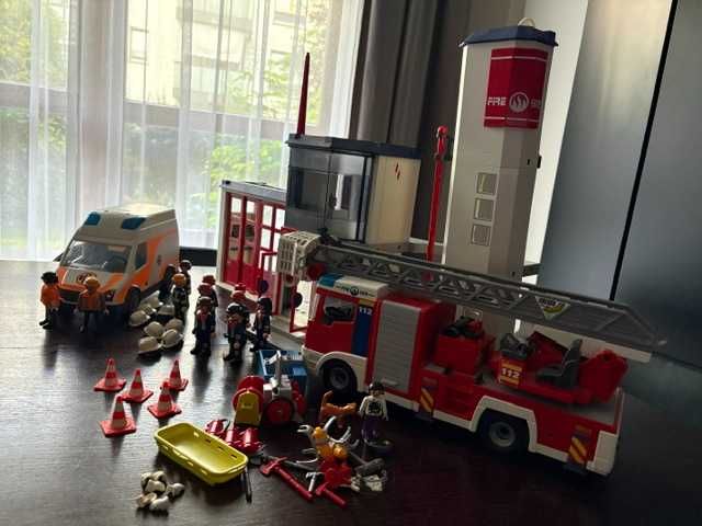remiza i pojazdy straż pożarna Playmobil