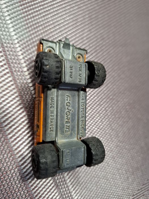 Majorette 4x4 toyota pick-up model samochodu