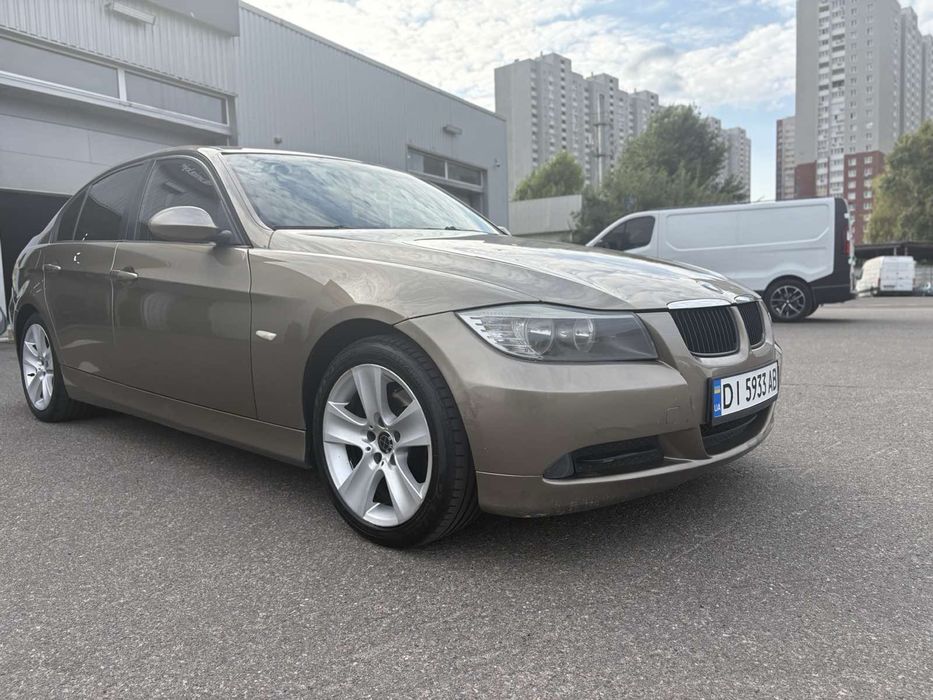 Продам BMW 3 E90