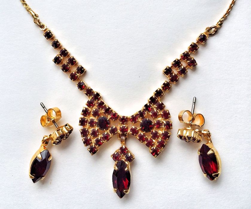 Кольє та сережки з натурального чеського граната в позолоті
