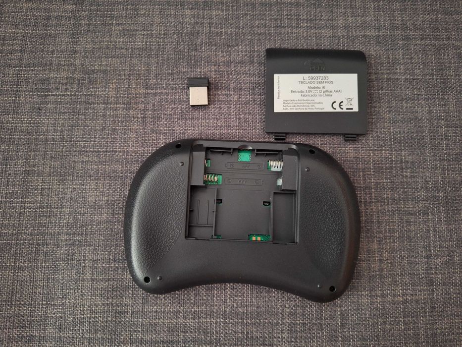 Teclado wireless bluetooth com rato integrado