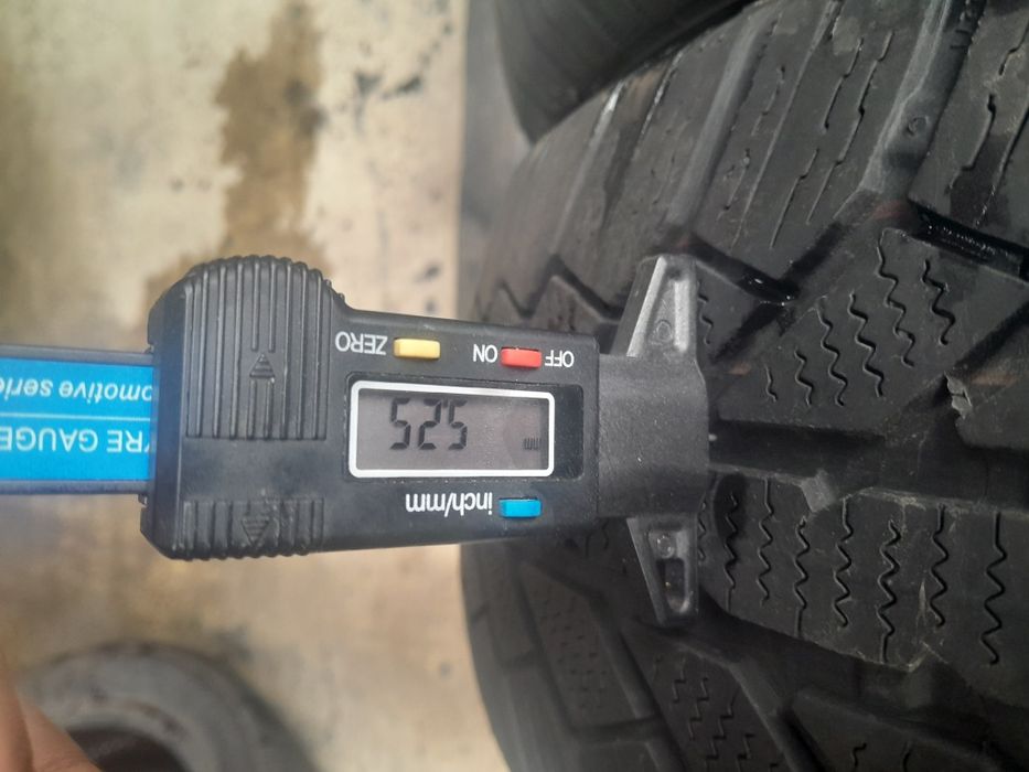 Шини Semperit 215/65 R17,2шт,зима 2020р