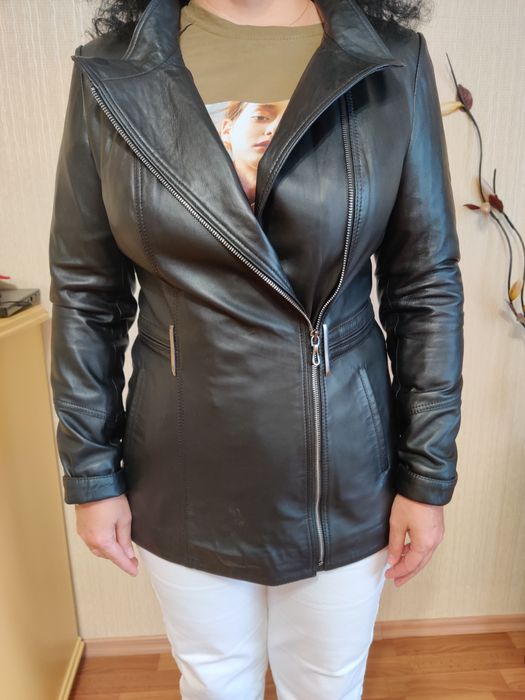 Верхняя женская одежда