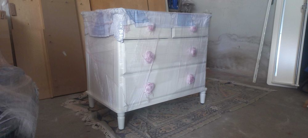 Cómoda Tyssedal branca