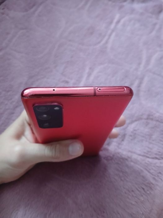 Samsung s20fe стан 9/10 присутній торг