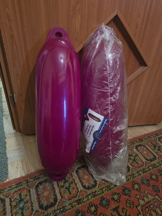 Cztery odbijacze odbojniki  Gumowe 58 bordowe + zawór