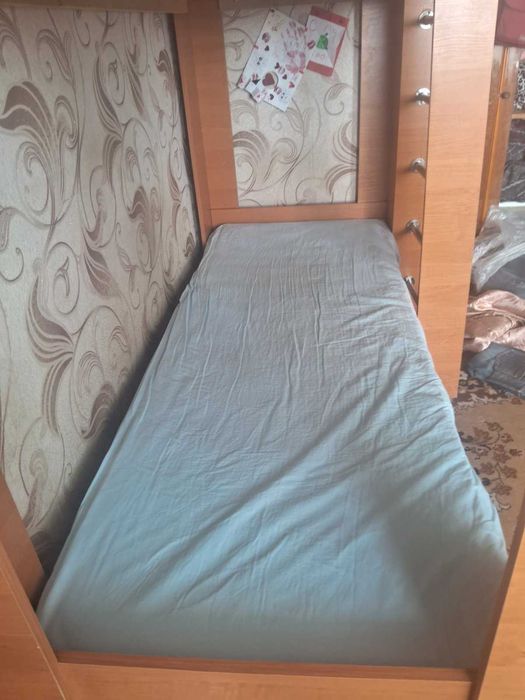Продам 2-х ярусную кровать