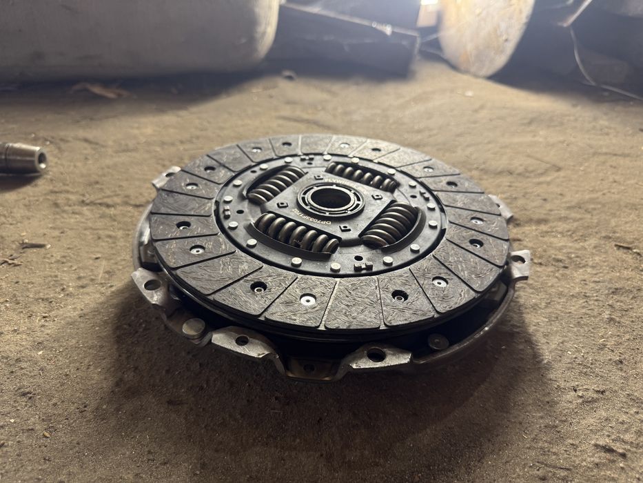 Зчеплення на автомобіль “Audi” мотор 2,5