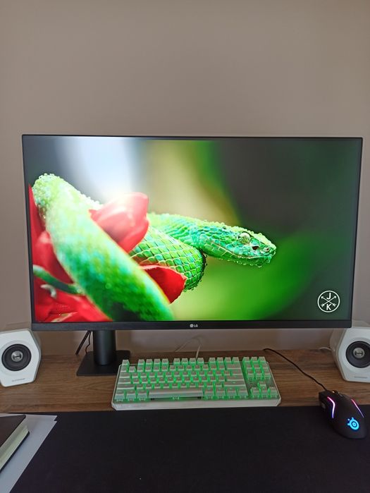 Monitor LG UltraFine 32UN880-B Ergo 4K HDR