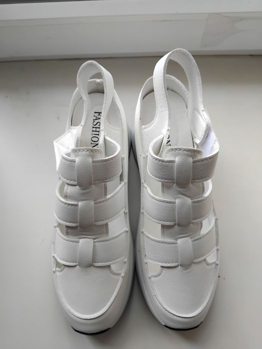 Кроссовки-босоножки новые 41р 26см стелька