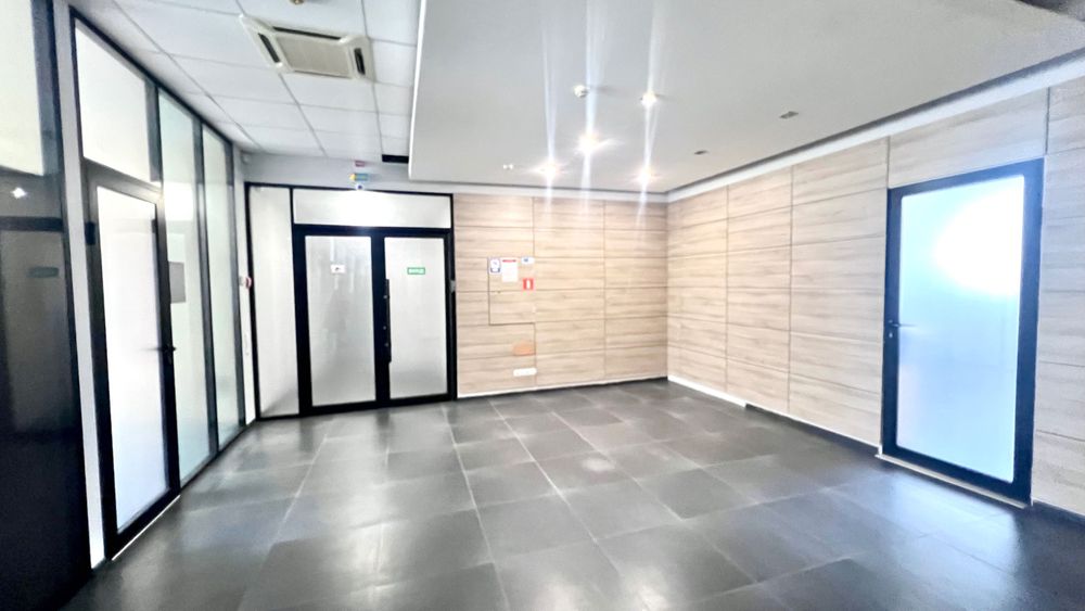 Продаж БЦ у центрі / 5300 м² з паркінгом, ціна нижча ринку