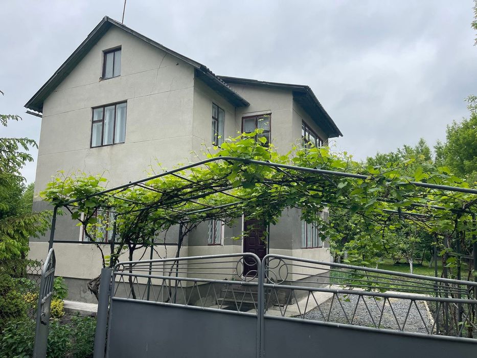 Дачний будинок в с. Лагодів біля Бродів