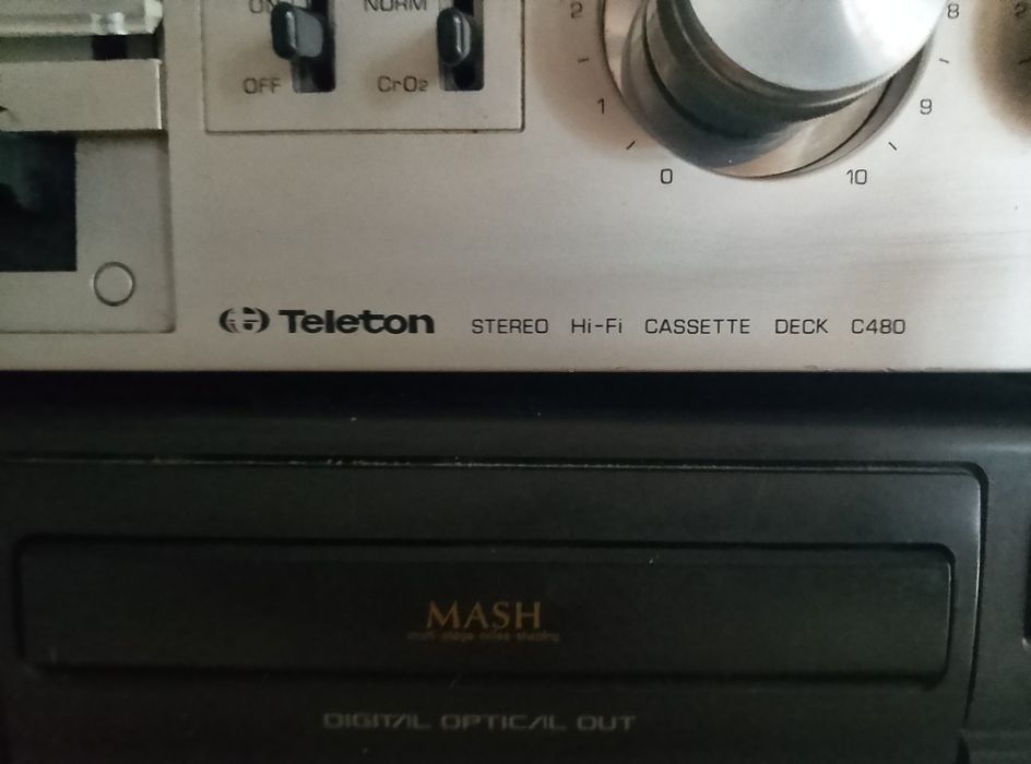 Magnetofon Teleton  c480 sprzedaje jako ukodzony