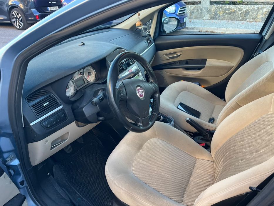 Carro Fiat Linea
