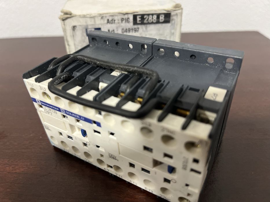 contator Schneider Electric da série TeSys LC2K0901p7