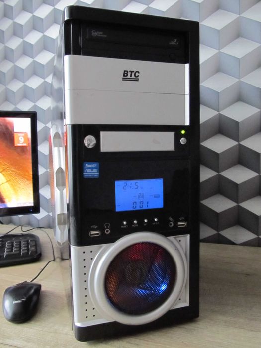 Компютер в хорошому робочому стані.