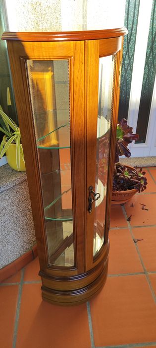 Cristaleira com vidro