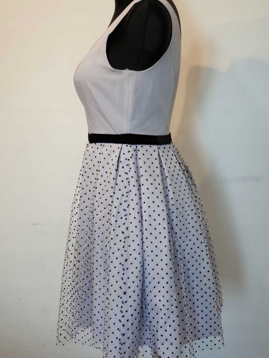 142 Piękna Suknia Koktajlowa Vissavi rozmiar 38