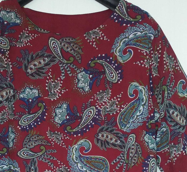 XL(50) Ołówkowa sukienka z falbaną jak nowa