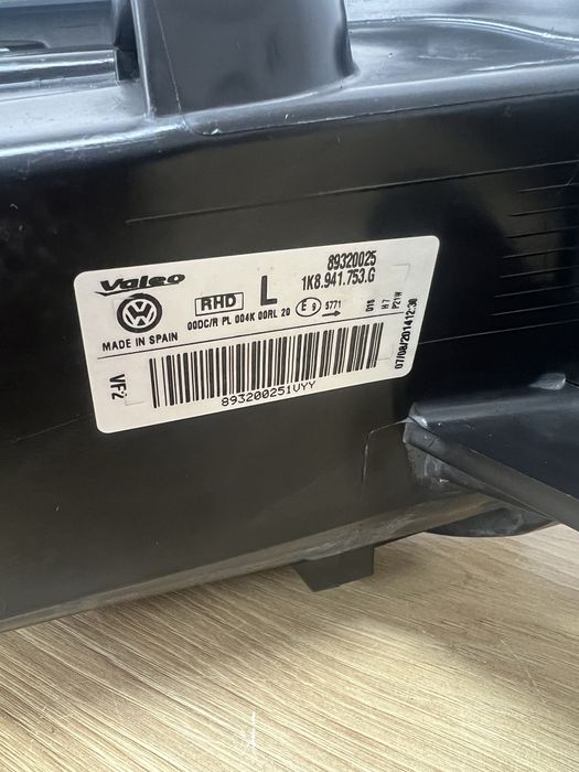 Lampy przednie Volkswagen Sirocco Xenon