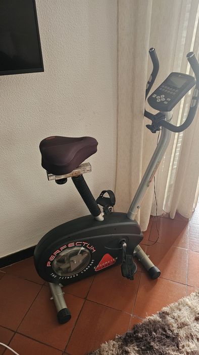 Bicicleta estatística/spinning
Tem alguns anos mas está