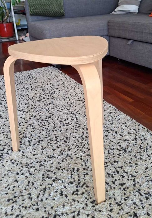 Banquinho/mesinha Ikea