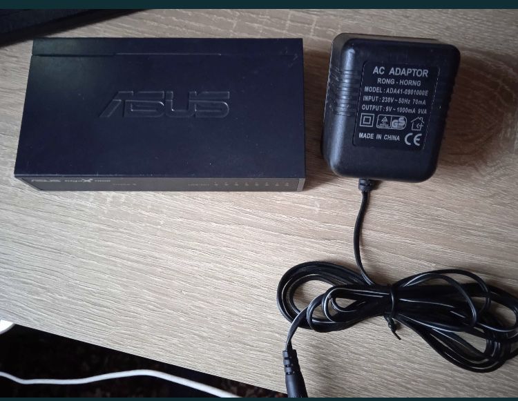 Комутатор Свитч Asus GigaX 1008 1гб