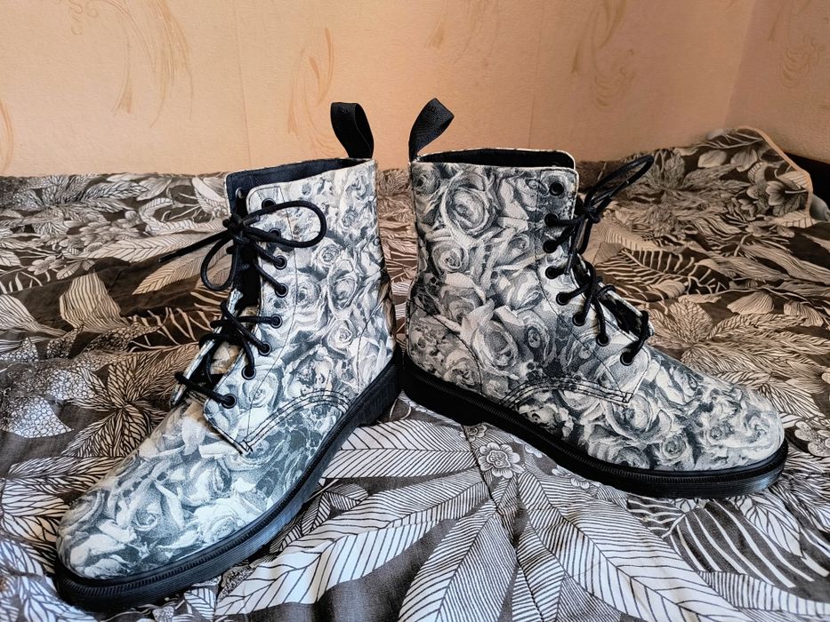 Черевики Dr.Martens Beckett Canvas Skull And Roses
