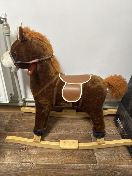 Коник-каталка для дітей