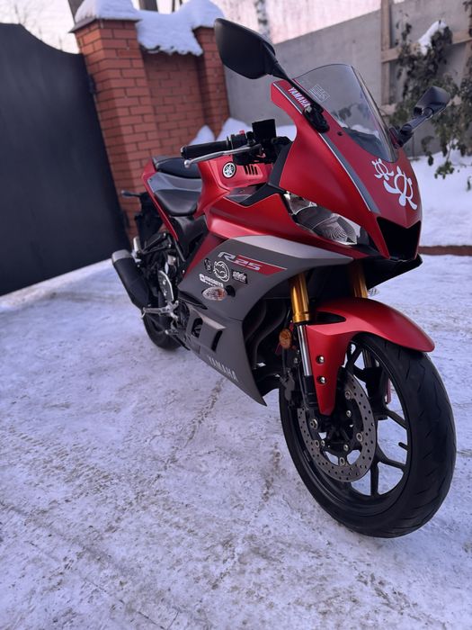 Мотоцикл Ямаха Yamaha YZF-R25 2019 рік