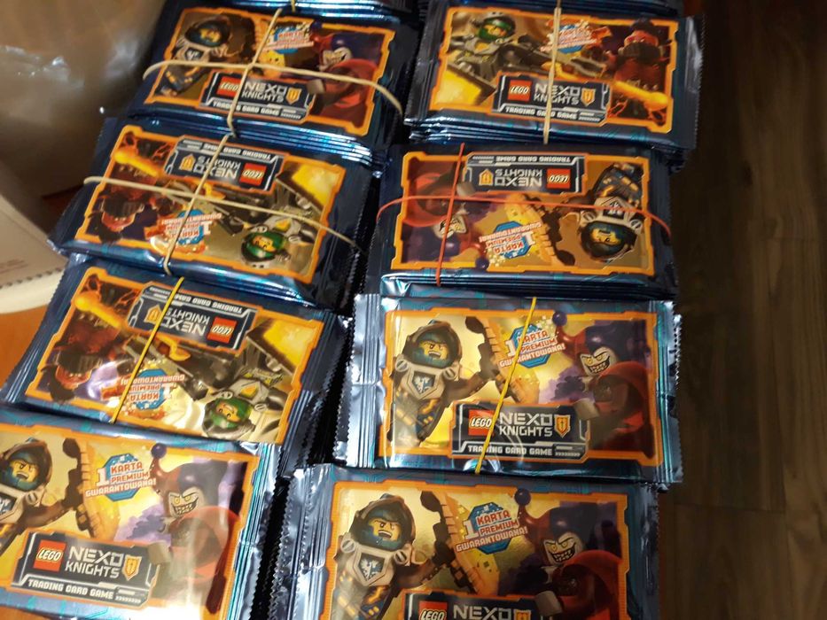 Lego nexo Trading Card Game - Cena jest za 1 saszetkę (5 kart)