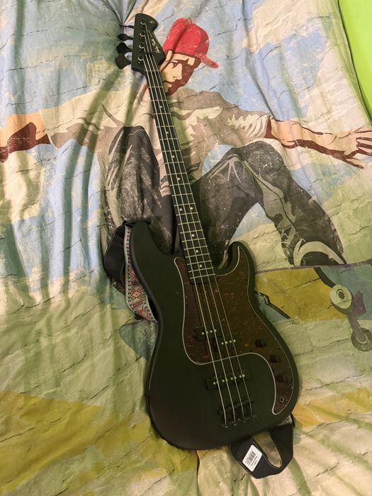 Gitara Basowa Harley Benton z wzmacniaczem