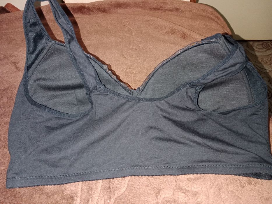 Biustonosz zapinany z przodu