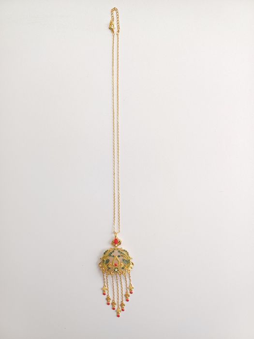 Colar de imitação de estilo clássico chinês, com fio dourado