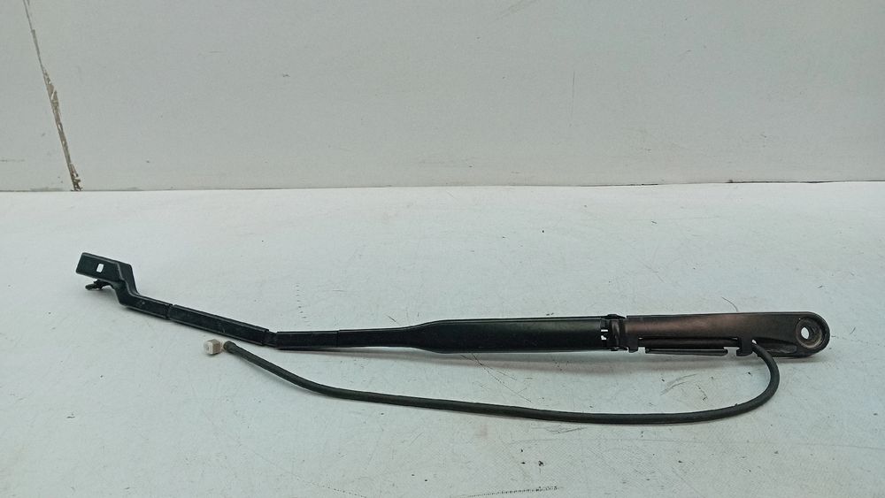 Haste / braço de escova limpa vidros frente direita VOLVO V60 II Cross