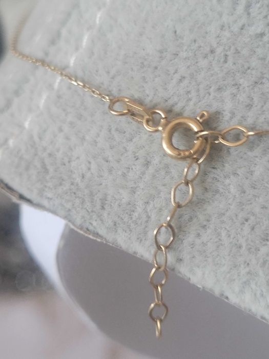 Złota celebrytka buldog francuski 585