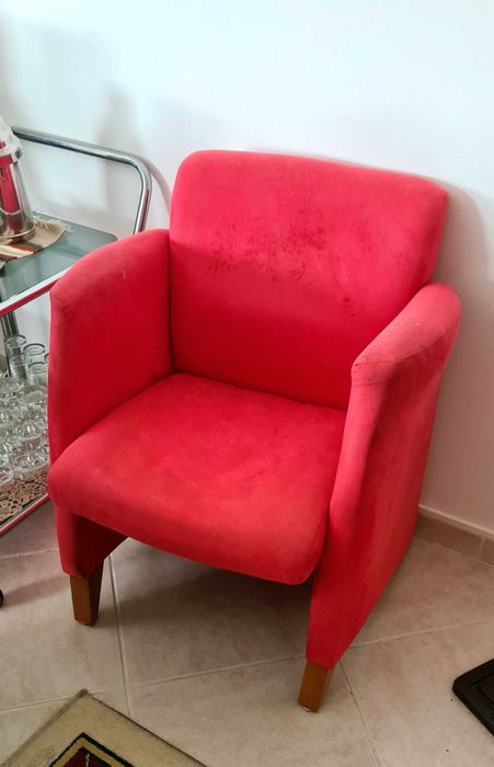Cadeiras sala vermelhas