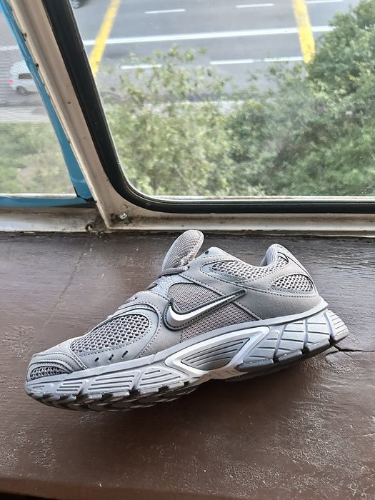 Чоловічі кросівки Nike V5 RNR Grey